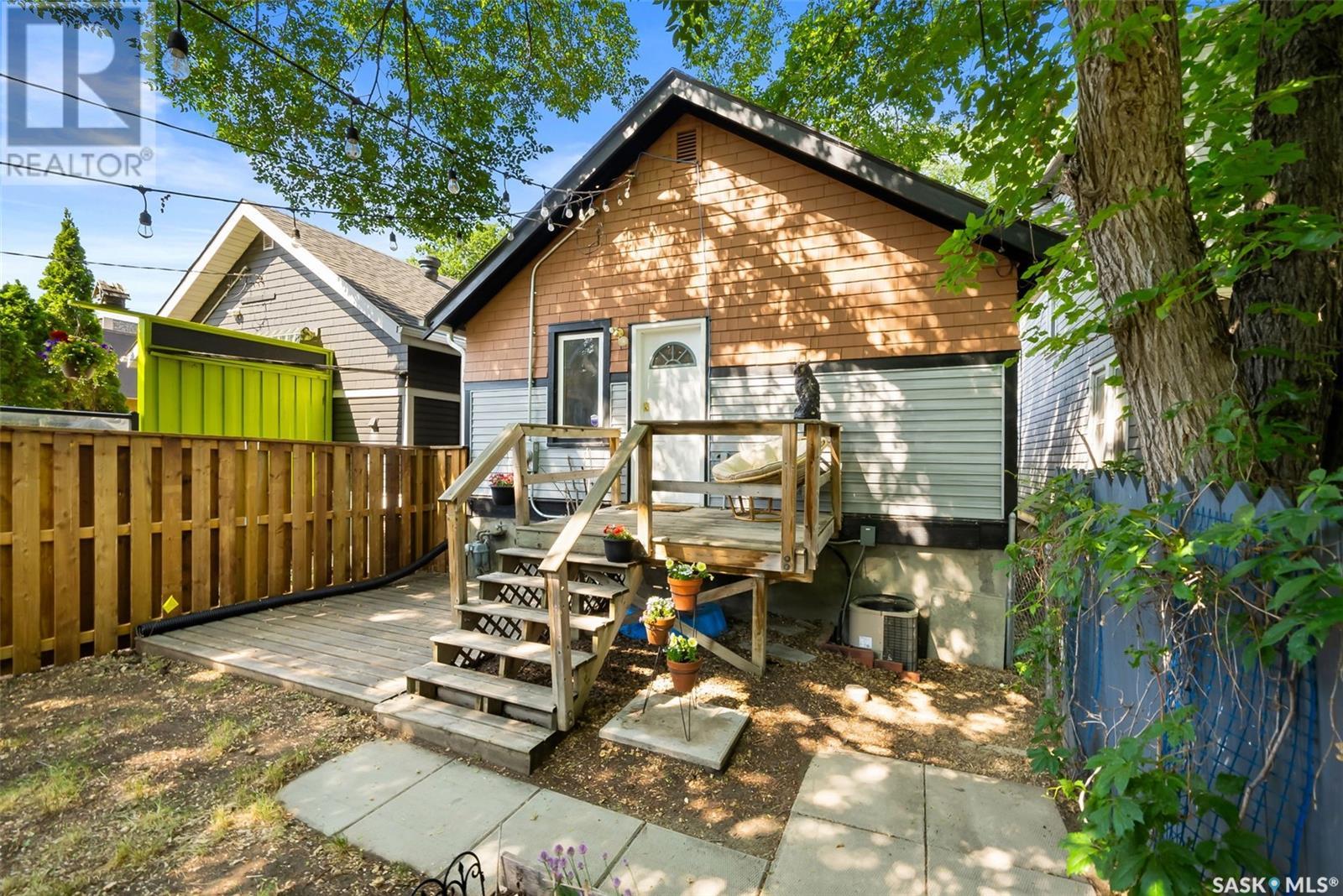 Photo 19 of 2061 Elphinstone Street, Regina SK