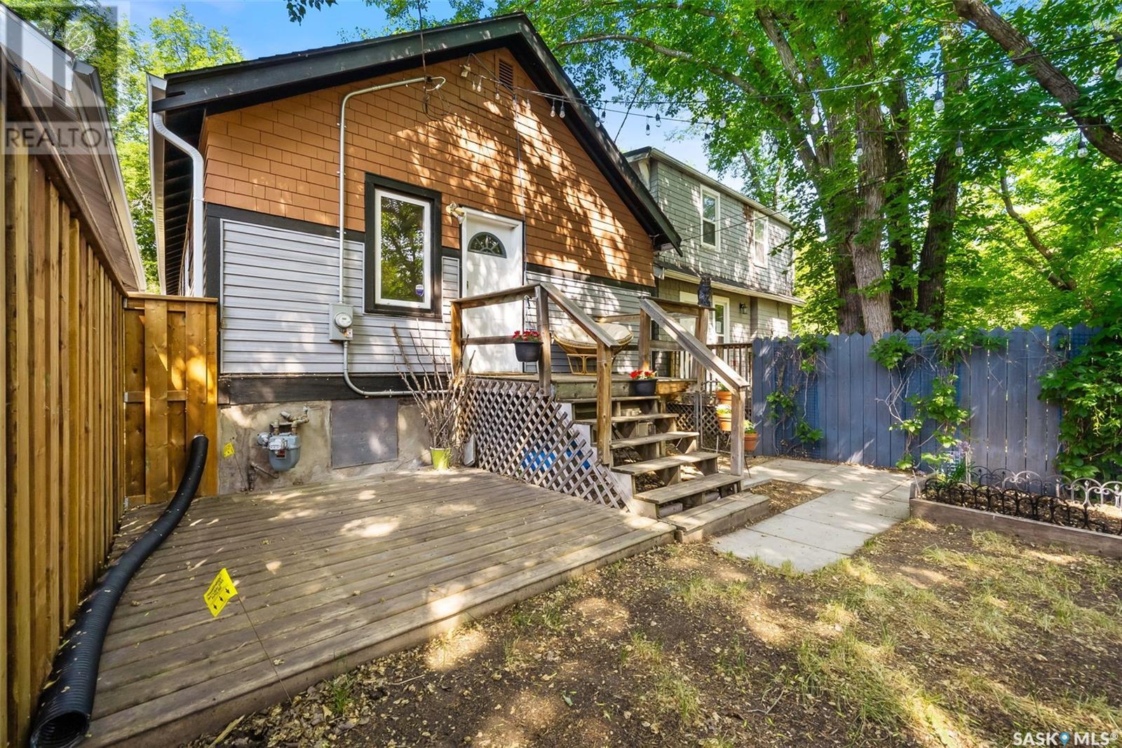 Photo 4 of 2061 Elphinstone Street, Regina SK