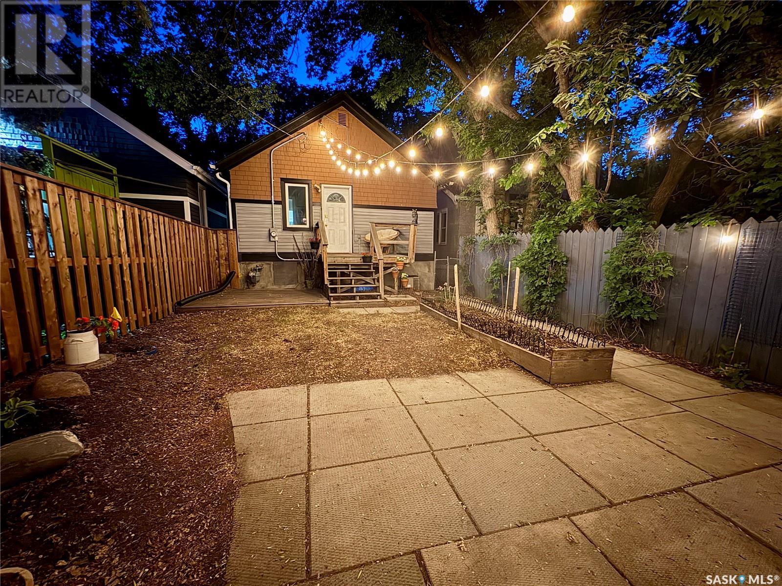 Photo 3 of 2061 Elphinstone Street, Regina SK