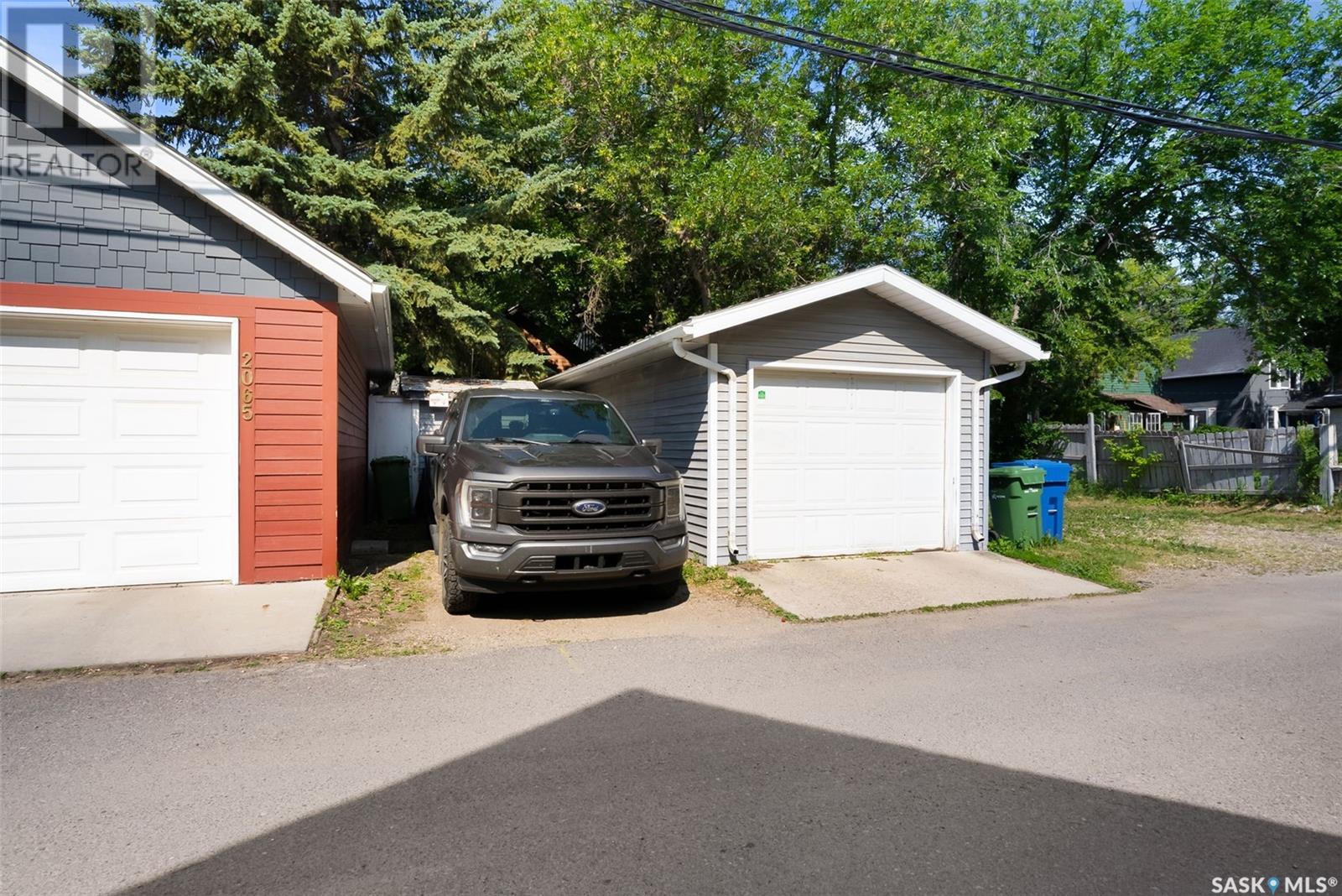 Photo 11 of 2061 Elphinstone Street, Regina SK