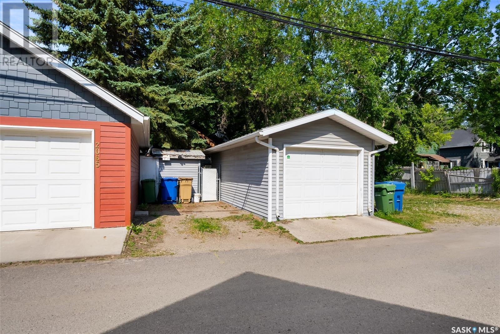 Photo 21 of 2061 Elphinstone Street, Regina SK