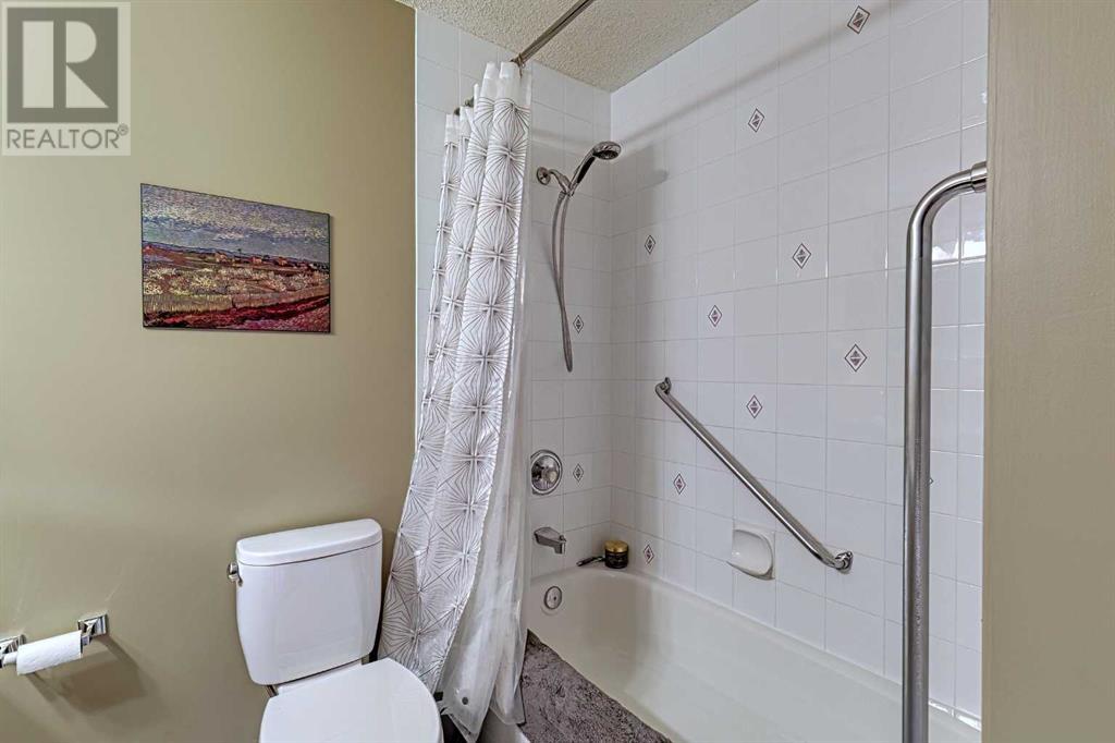 Single Family House for Sale in   Lincoln Way SW Lincoln Park Calgary 