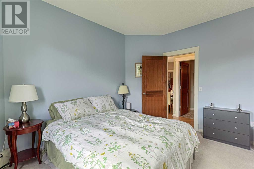 Single Family House for Sale in   Lincoln Way SW Lincoln Park Calgary 
