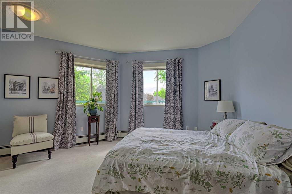 Single Family House for Sale in   Lincoln Way SW Lincoln Park Calgary 