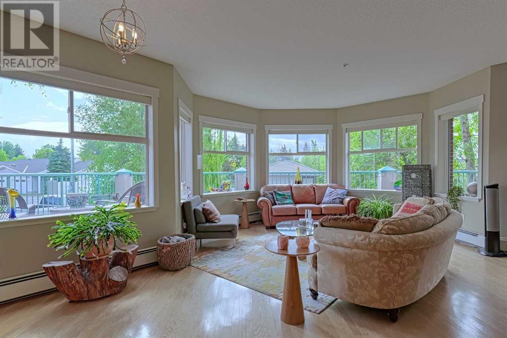 Single Family House for Sale in   Lincoln Way SW Lincoln Park Calgary 
