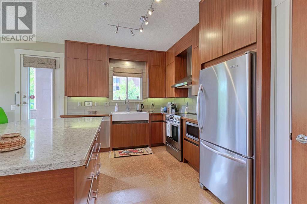 Single Family House for Sale in   Lincoln Way SW Lincoln Park Calgary 