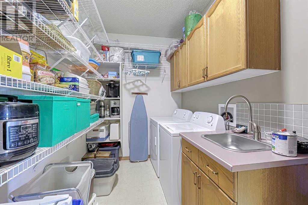 Single Family House for Sale in   Lincoln Way SW Lincoln Park Calgary 