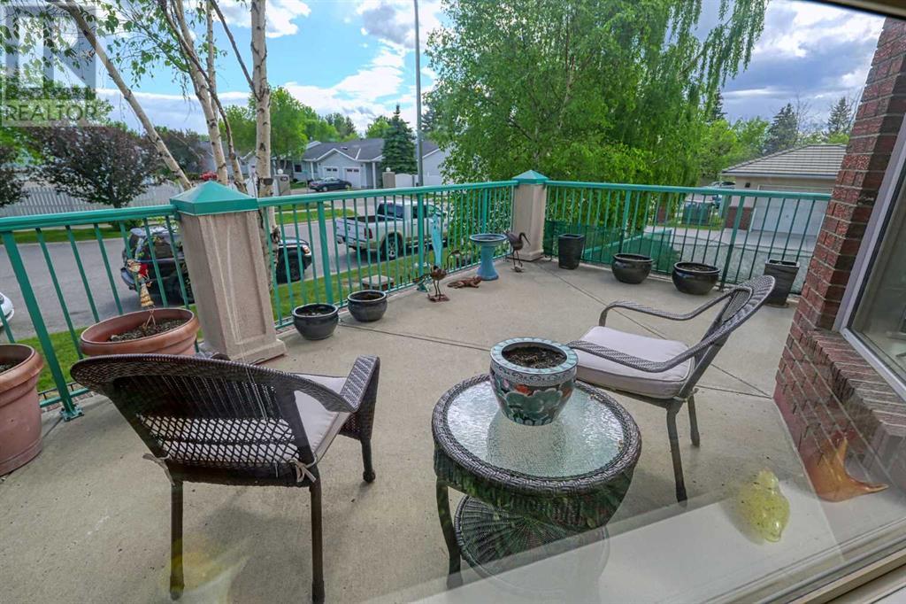 Single Family House for Sale in   Lincoln Way SW Lincoln Park Calgary 