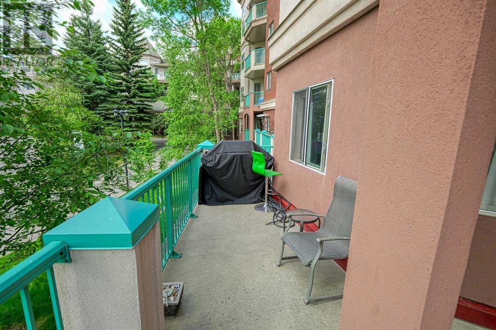 Single Family House for Sale in   Lincoln Way SW Lincoln Park Calgary 