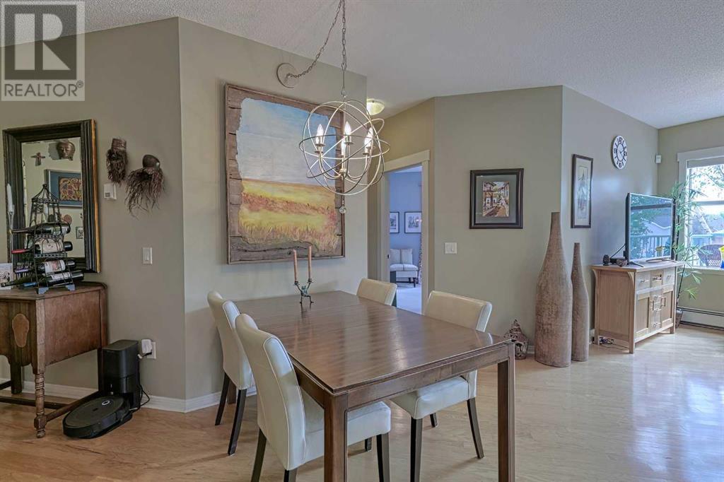 Single Family House for Sale in   Lincoln Way SW Lincoln Park Calgary 