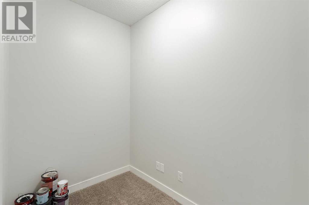 Single Family House Loft for Sale in    Avenue NW Varsity Calgary 