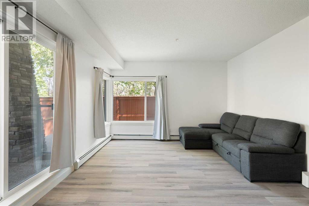 Single Family House Loft for Sale in    Avenue NW Varsity Calgary 