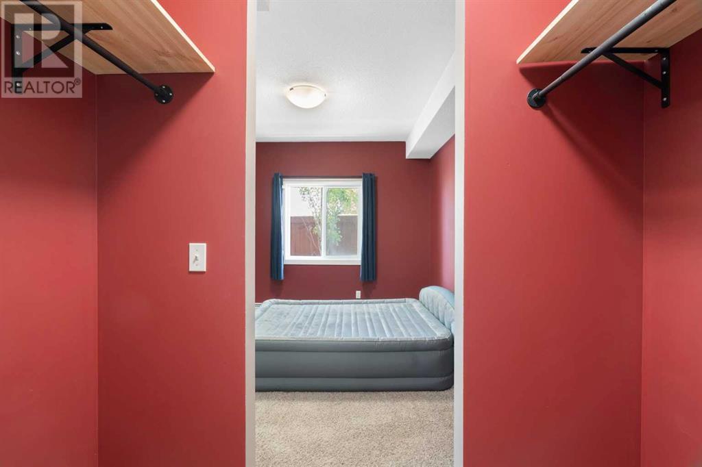 Single Family House Loft for Sale in    Avenue NW Varsity Calgary 