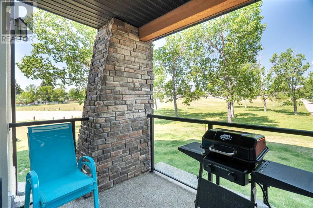 Single Family House Loft for Sale in    Avenue NW Varsity Calgary 