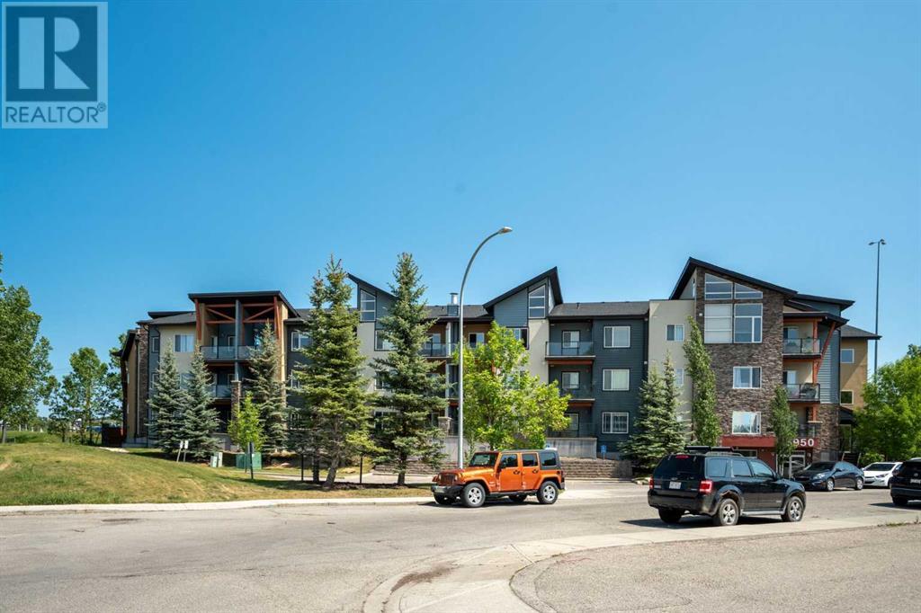 Single Family House Loft for Sale in    Avenue NW Varsity Calgary 