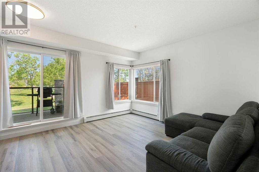 Single Family House Loft for Sale in    Avenue NW Varsity Calgary 