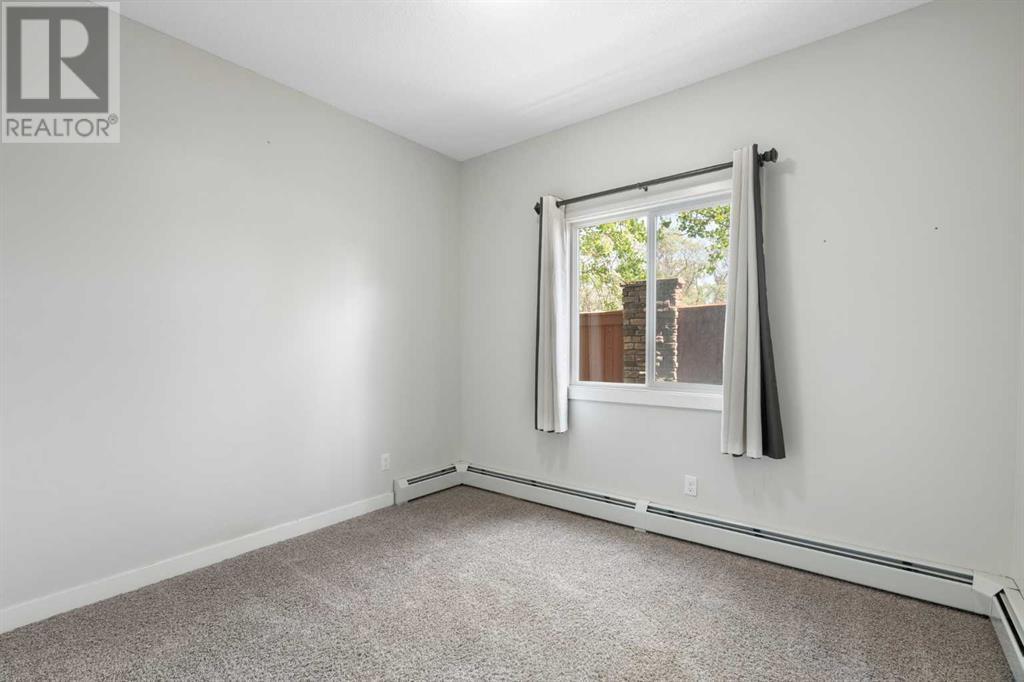 Single Family House Loft for Sale in    Avenue NW Varsity Calgary 