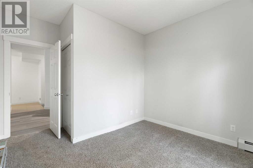 Single Family House Loft for Sale in    Avenue NW Varsity Calgary 