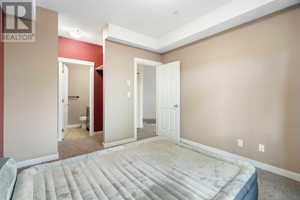Single Family House Loft for Sale in    Avenue NW Varsity Calgary 