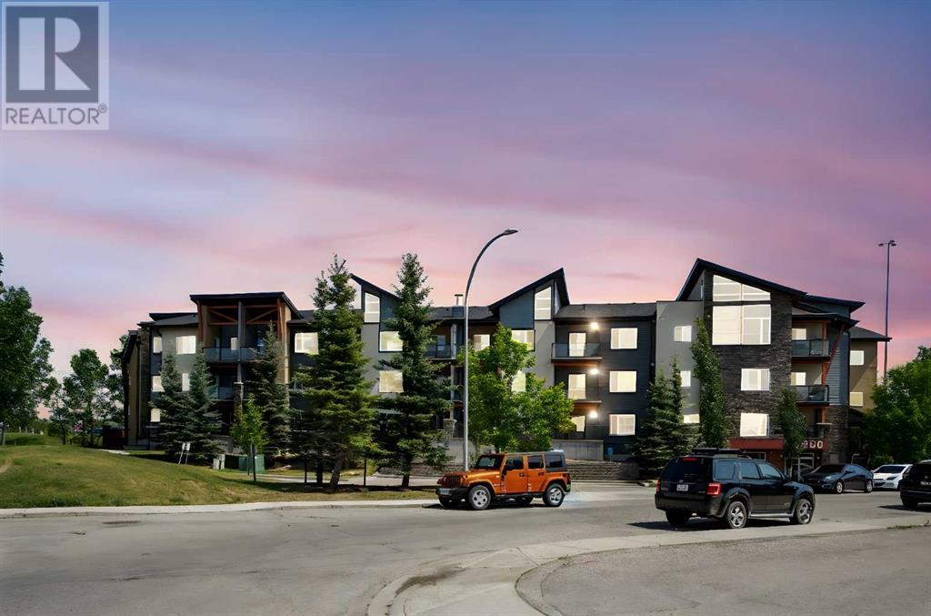 Single Family House Loft for Sale in    Avenue NW Varsity Calgary 