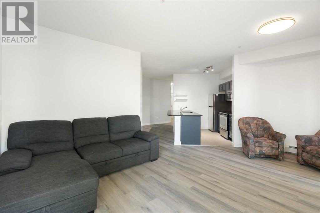 Single Family House Loft for Sale in    Avenue NW Varsity Calgary 