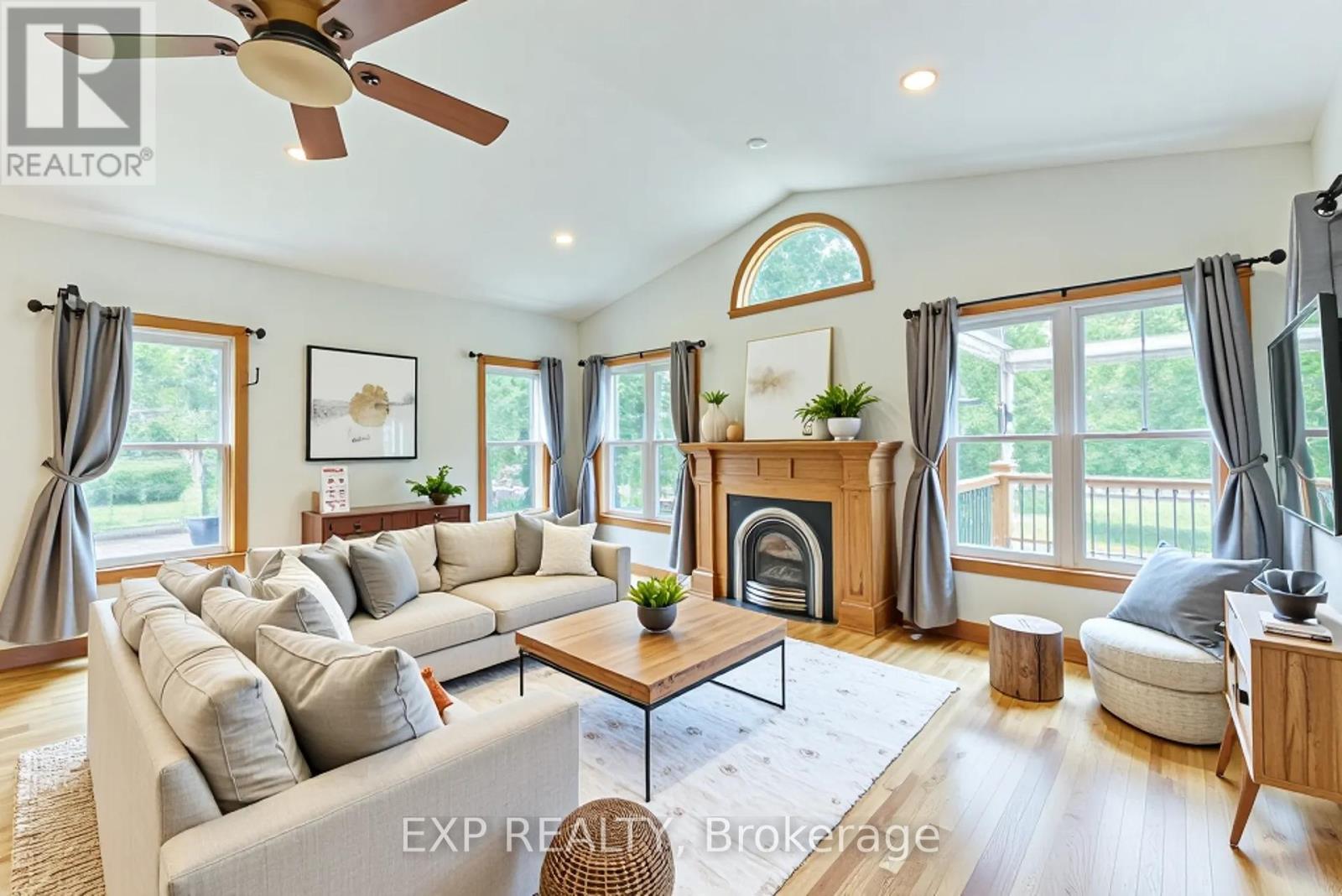 Single Family House for Sale in  HASTINGS STREET North Middlesex (Parkhill) 