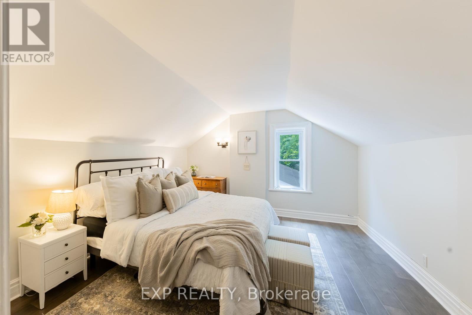 Single Family House for Sale in  HASTINGS STREET North Middlesex (Parkhill) 