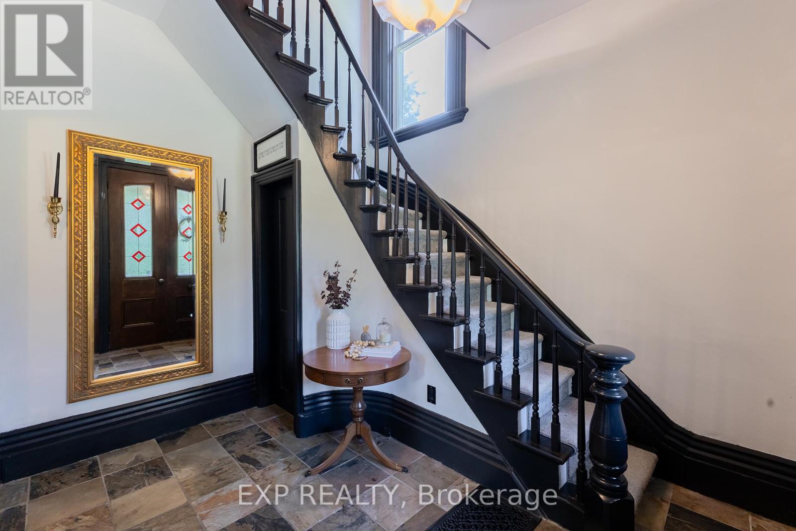 Single Family House for Sale in  HASTINGS STREET North Middlesex (Parkhill) 