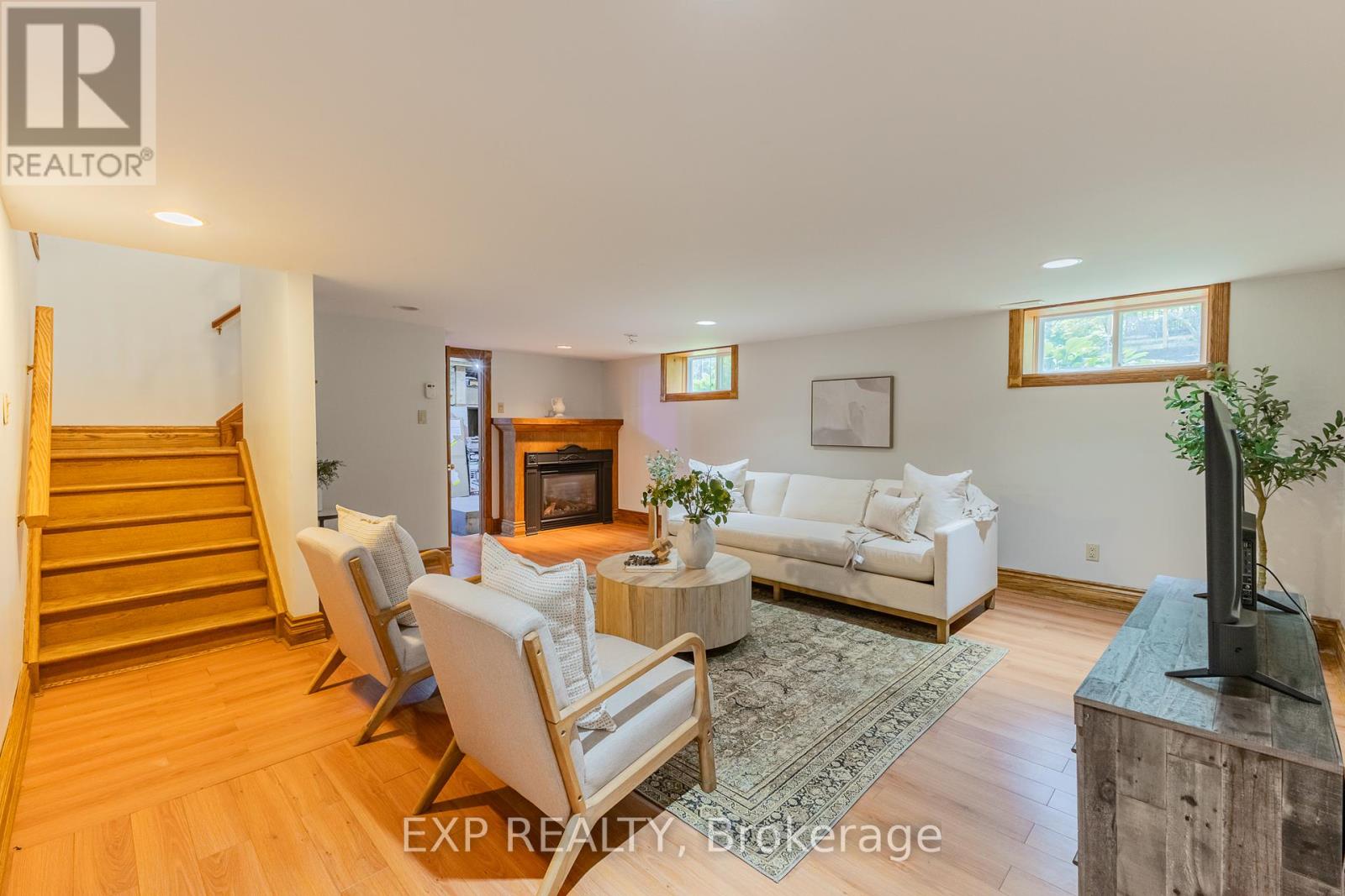 Single Family House for Sale in  HASTINGS STREET North Middlesex (Parkhill) 