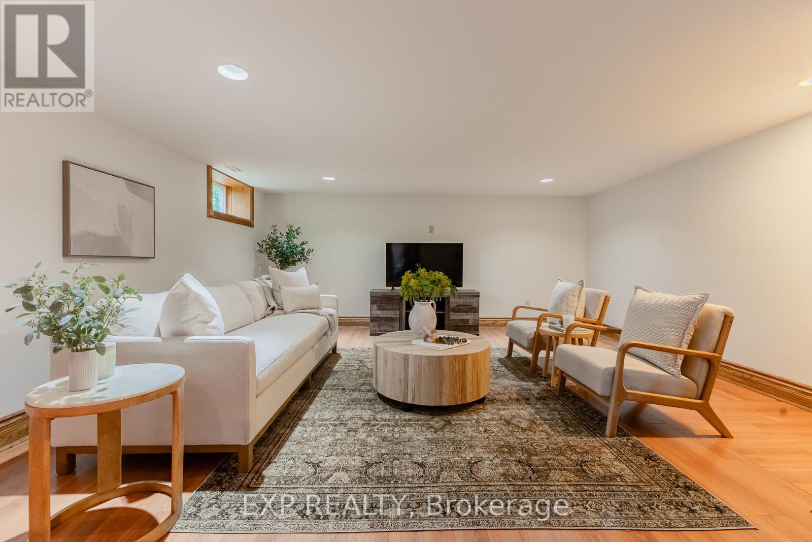 Single Family House for Sale in  HASTINGS STREET North Middlesex (Parkhill) 