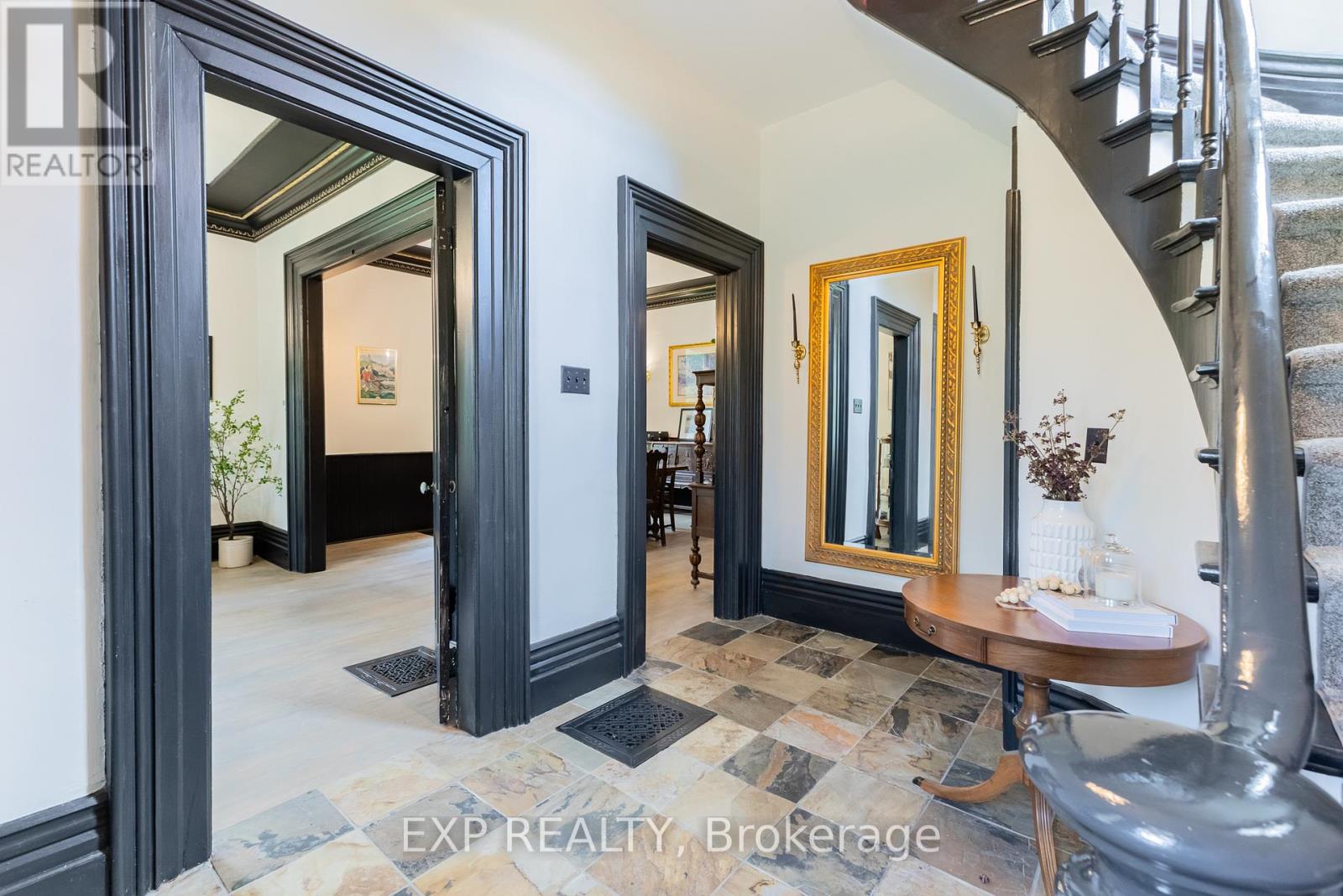Single Family House for Sale in  HASTINGS STREET North Middlesex (Parkhill) 