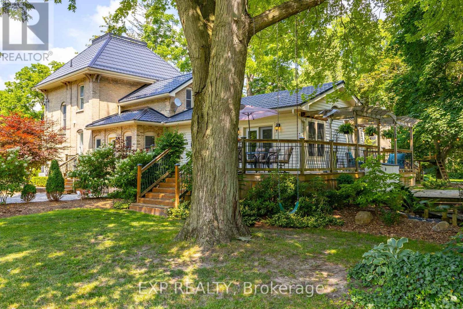 Single Family House for Sale in  HASTINGS STREET North Middlesex (Parkhill) 