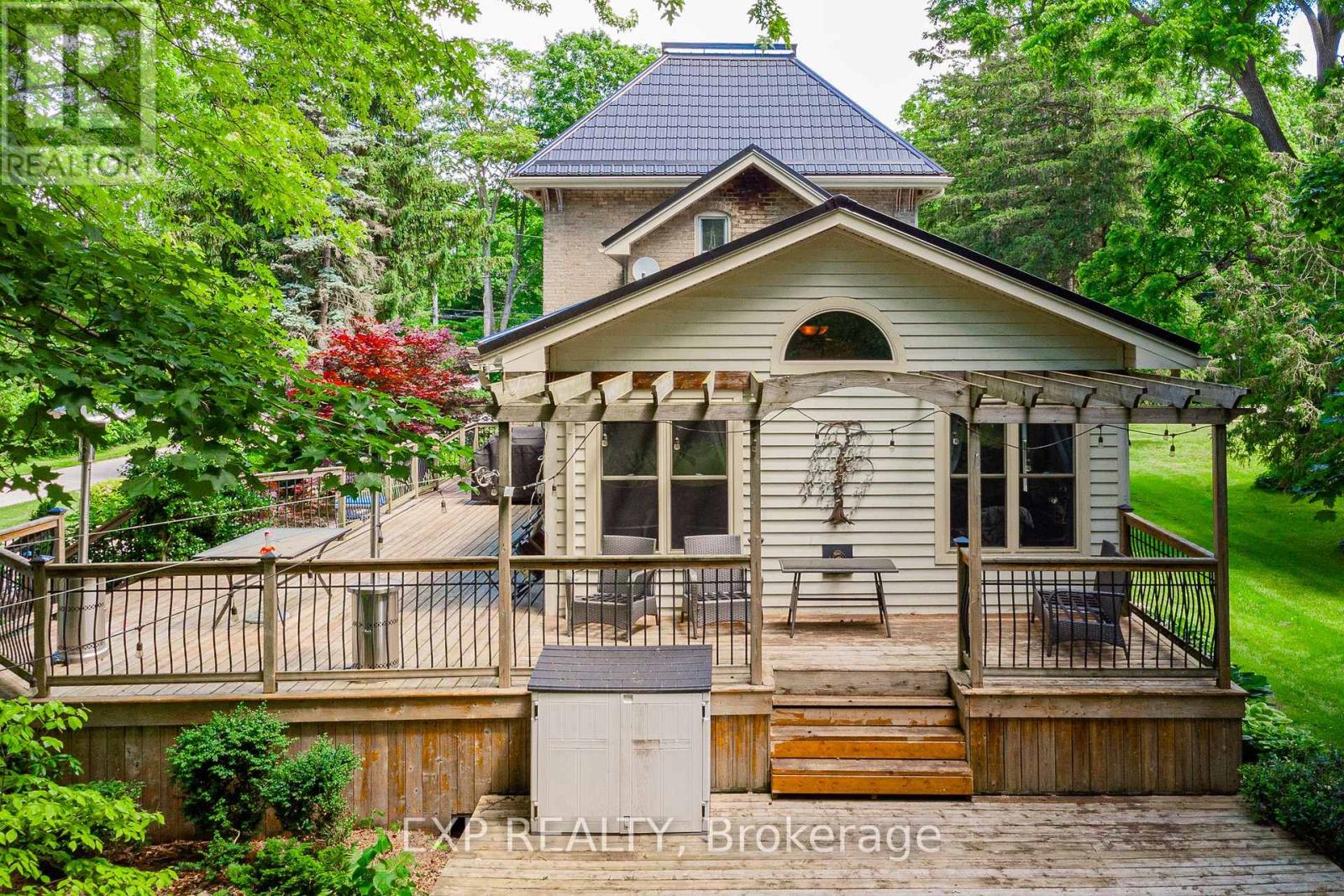 Single Family House for Sale in  HASTINGS STREET North Middlesex (Parkhill) 