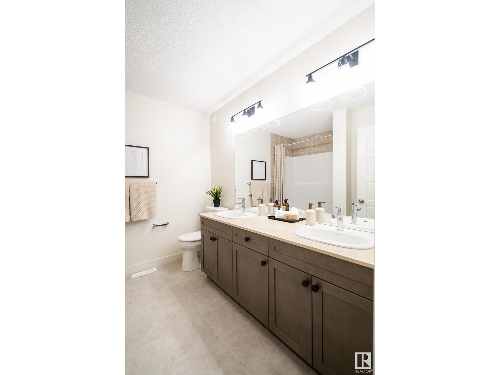 Photo 10 of 3105 Dixon Landing Ld Sw, Edmonton AB