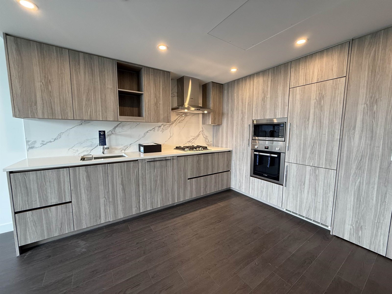 Photo 10 of 1610 13768 100th Avenue, Surrey BC