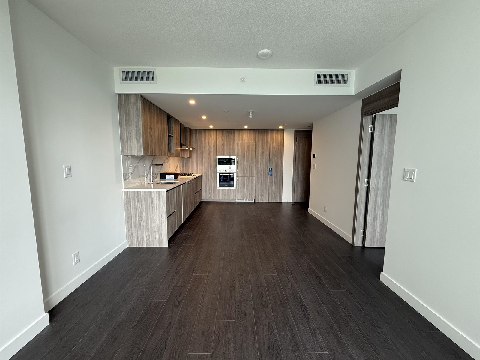 Photo 12 of 1610 13768 100th Avenue, Surrey BC