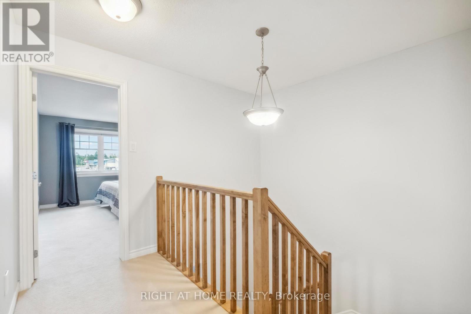 Photo 13 of 163 Mojave Crescent, Ottawa ON