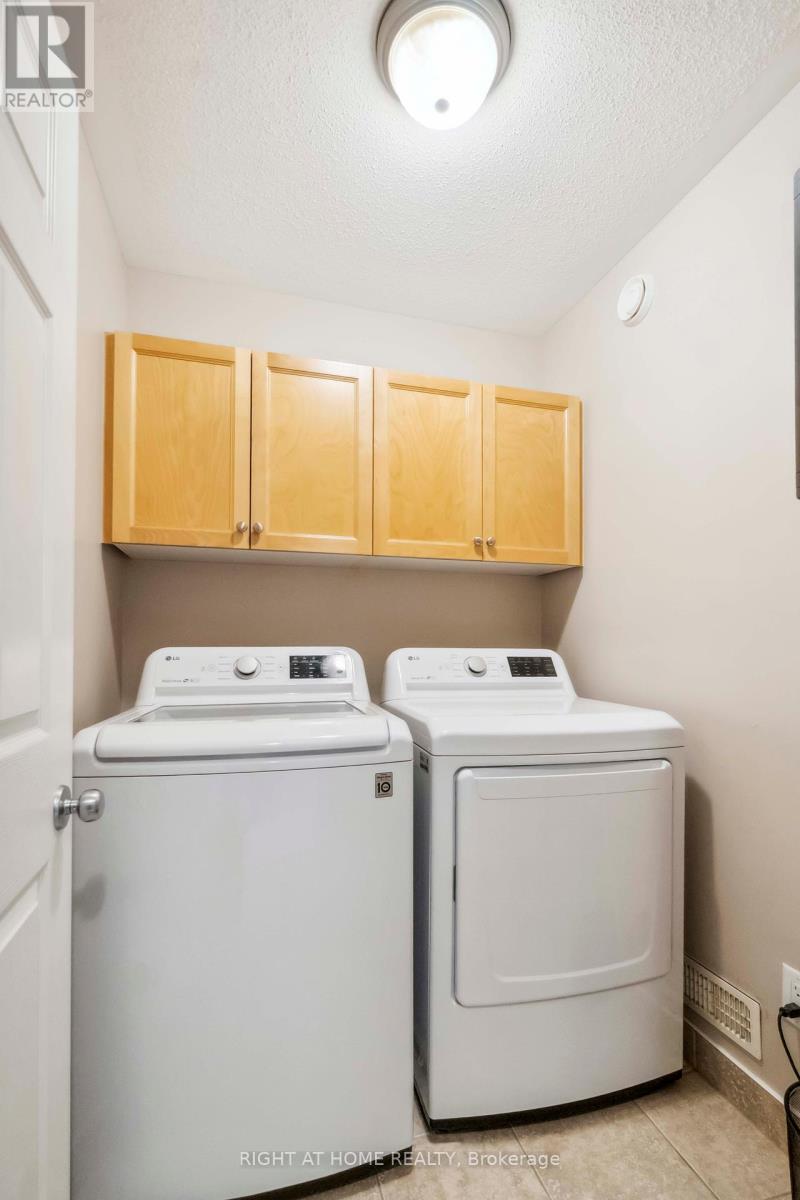 Photo 25 of 163 Mojave Crescent, Ottawa ON