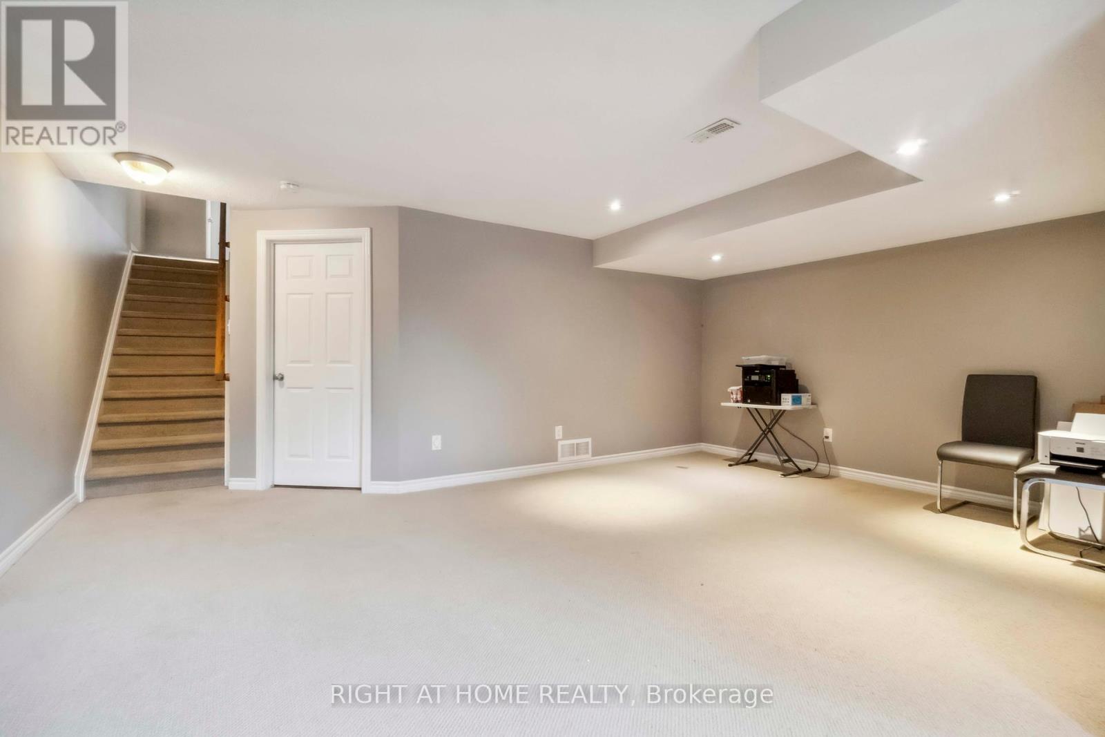 Photo 26 of 163 Mojave Crescent, Ottawa ON