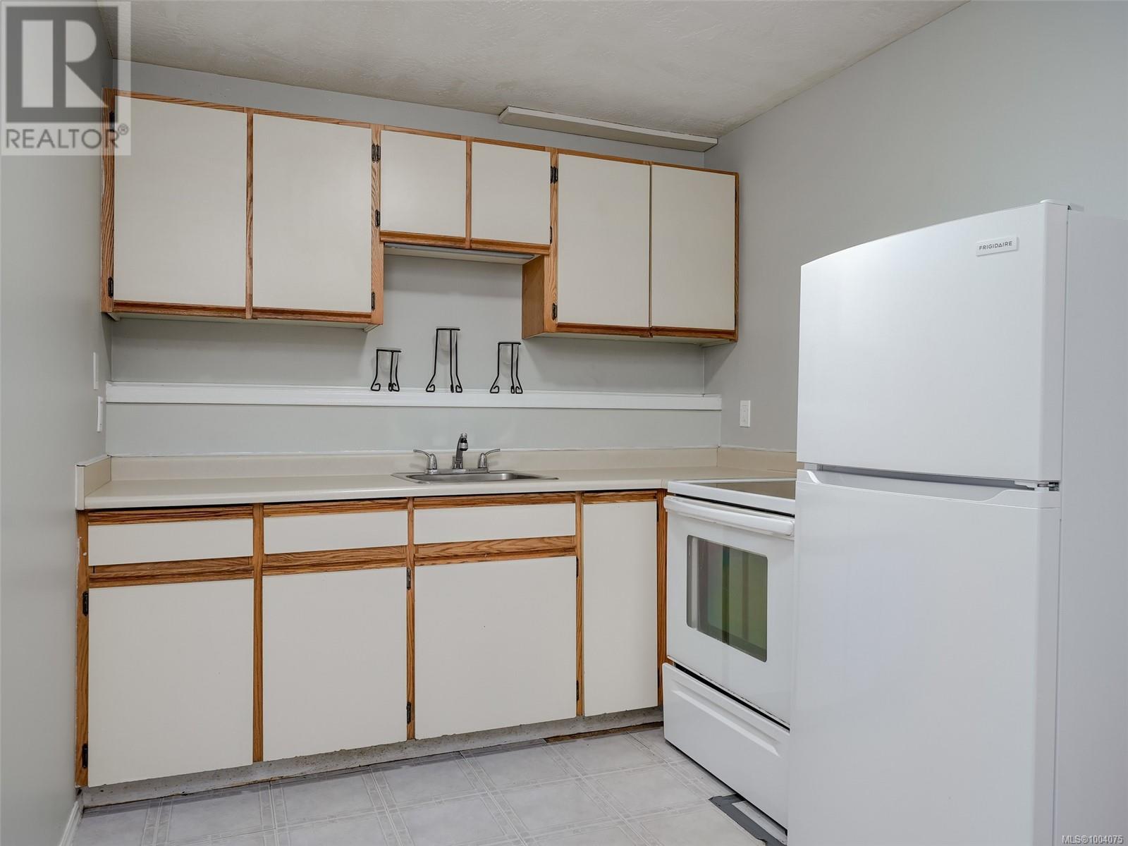 Photo 24 of 823 Cecil Blogg Dr, Colwood BC