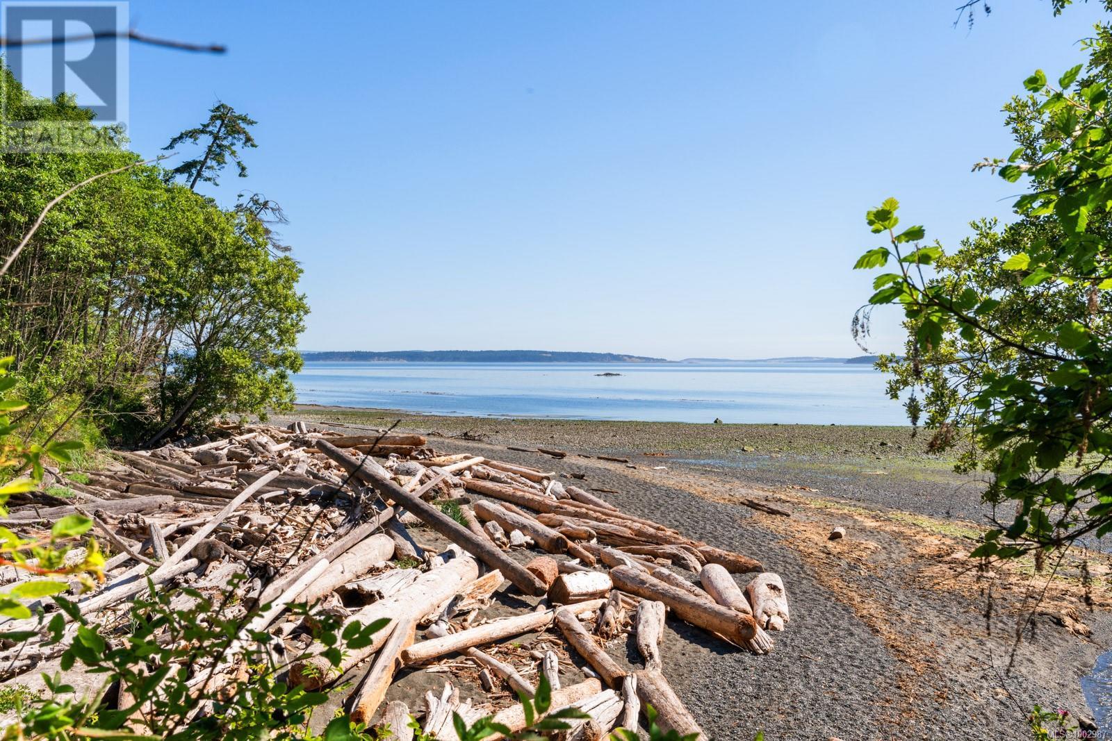 5605 Parker Ave, Saanich