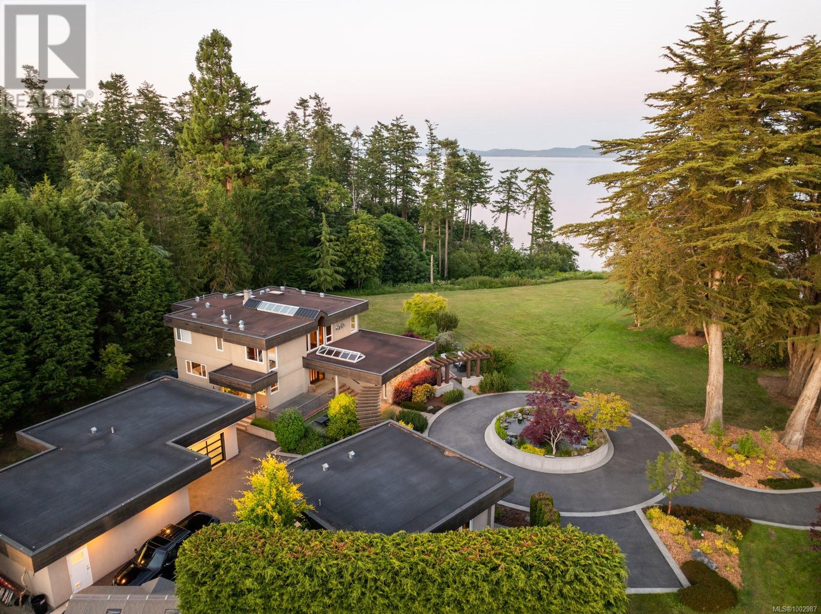 5605 Parker Ave, Saanich