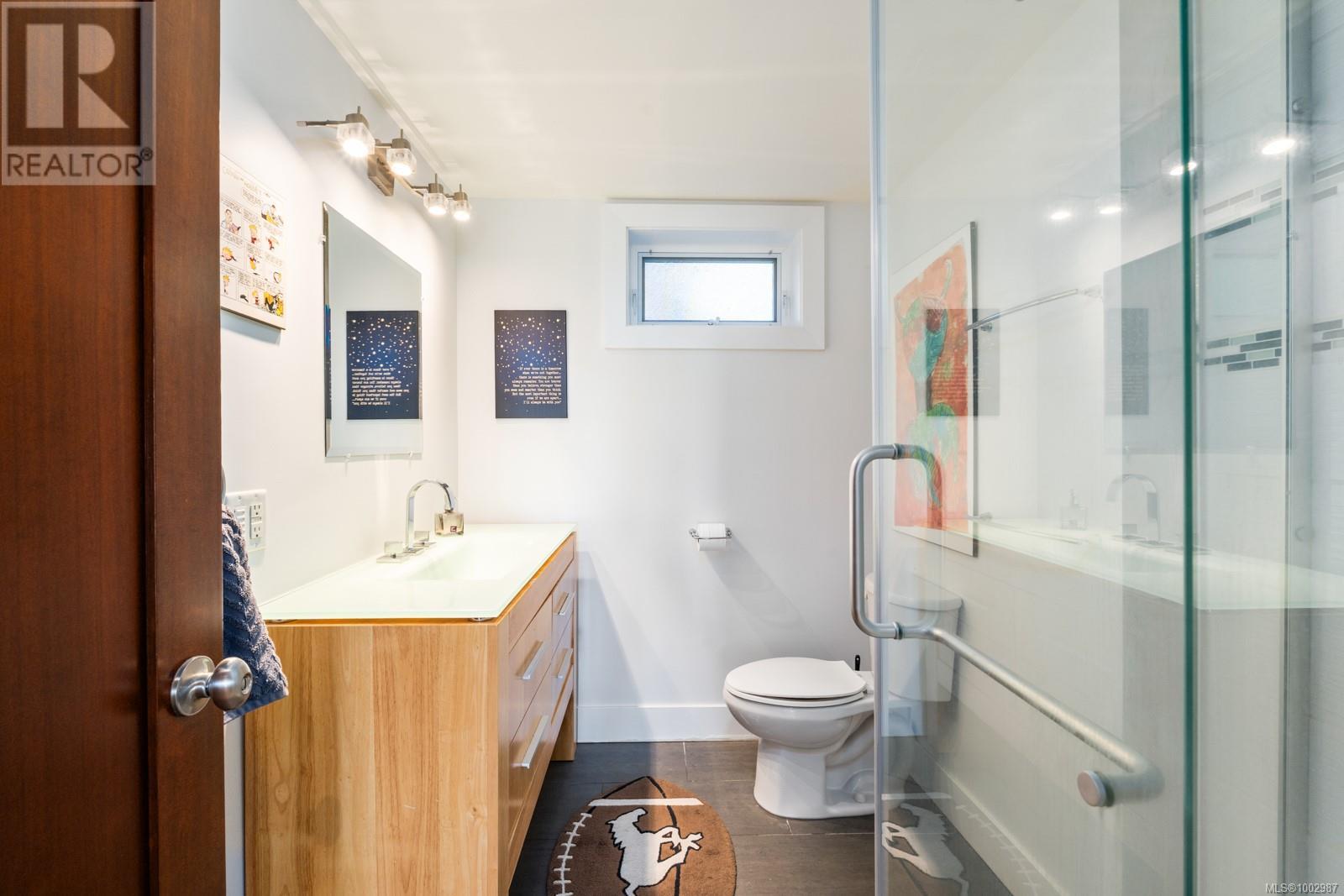 5605 Parker Ave, Saanich