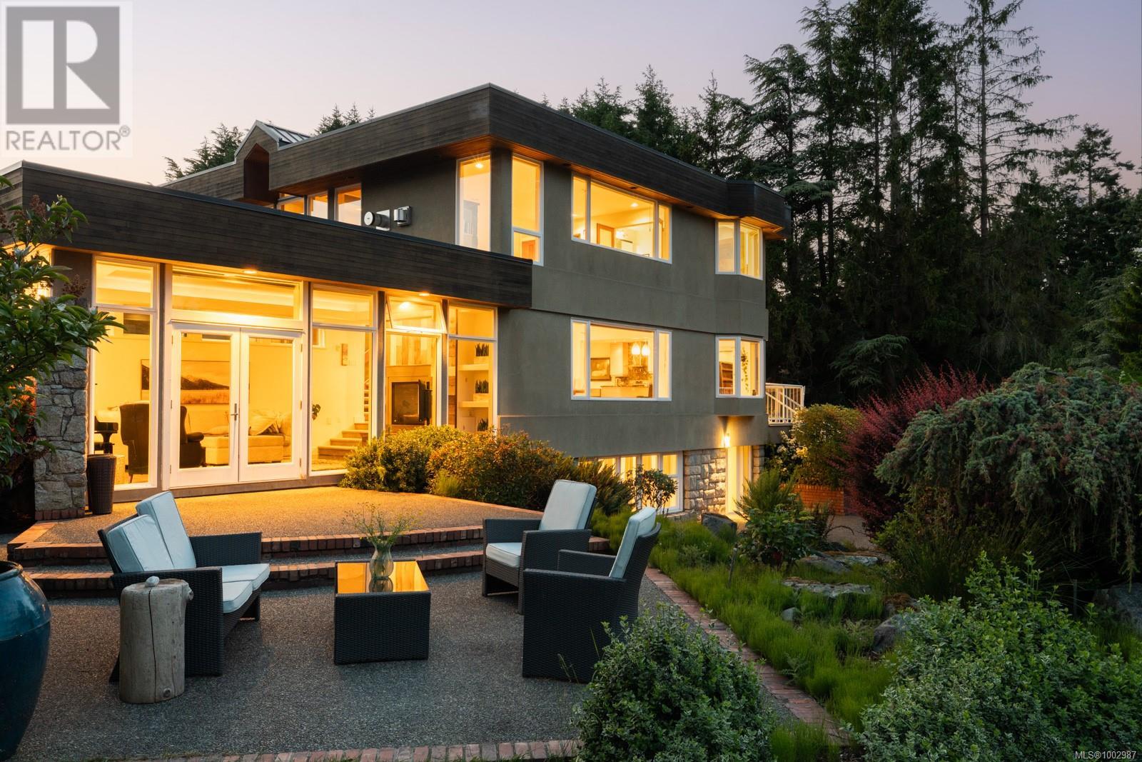 5605 Parker Ave, Saanich
