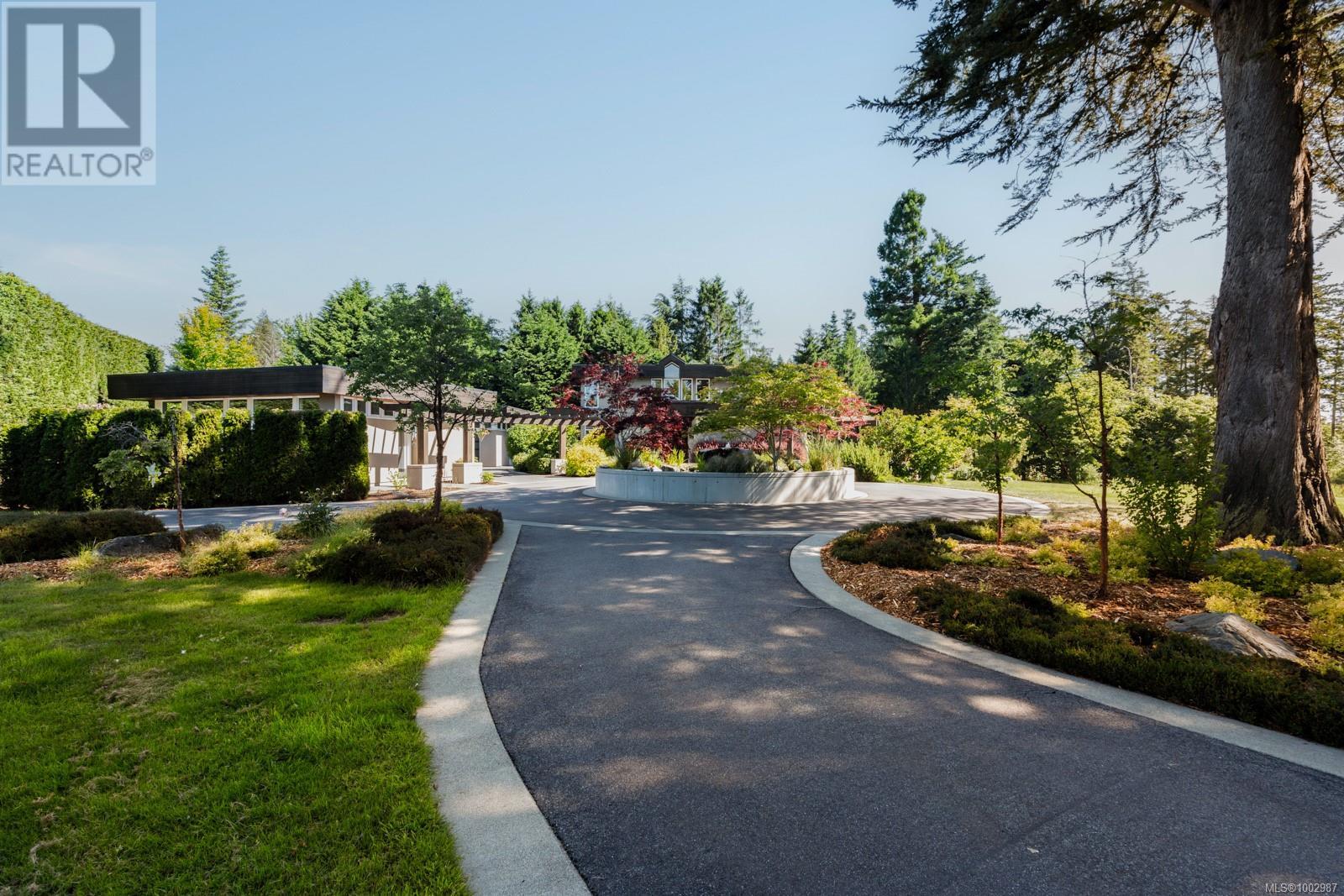 5605 Parker Ave, Saanich