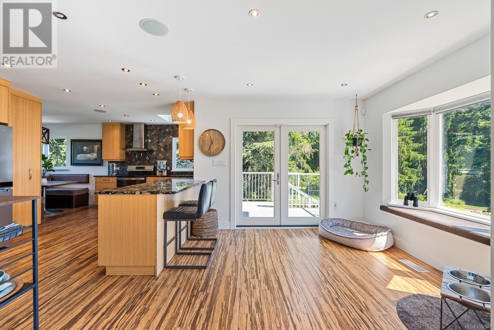 5605 Parker Ave, Saanich