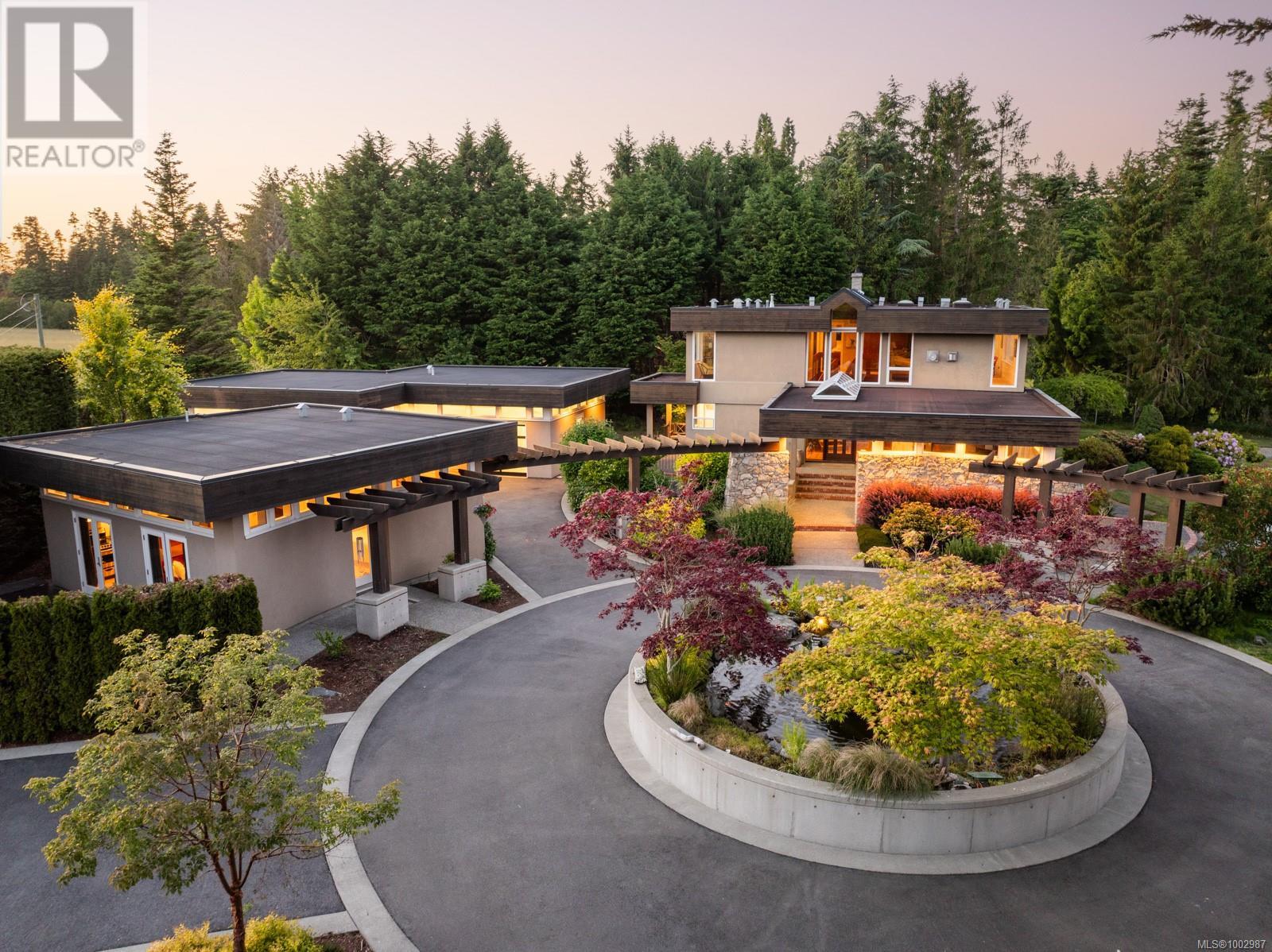 5605 Parker Ave, Saanich