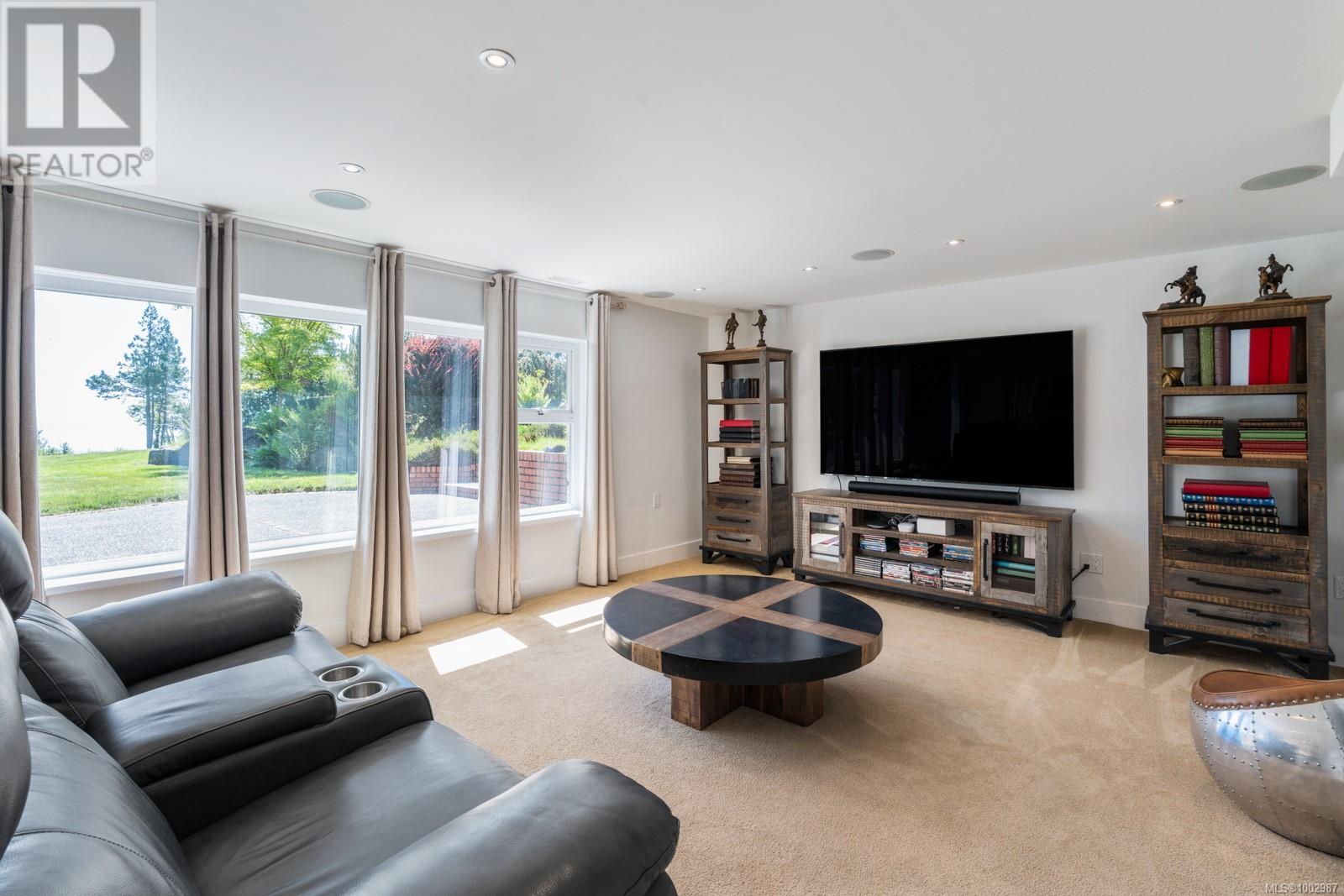 5605 Parker Ave, Saanich