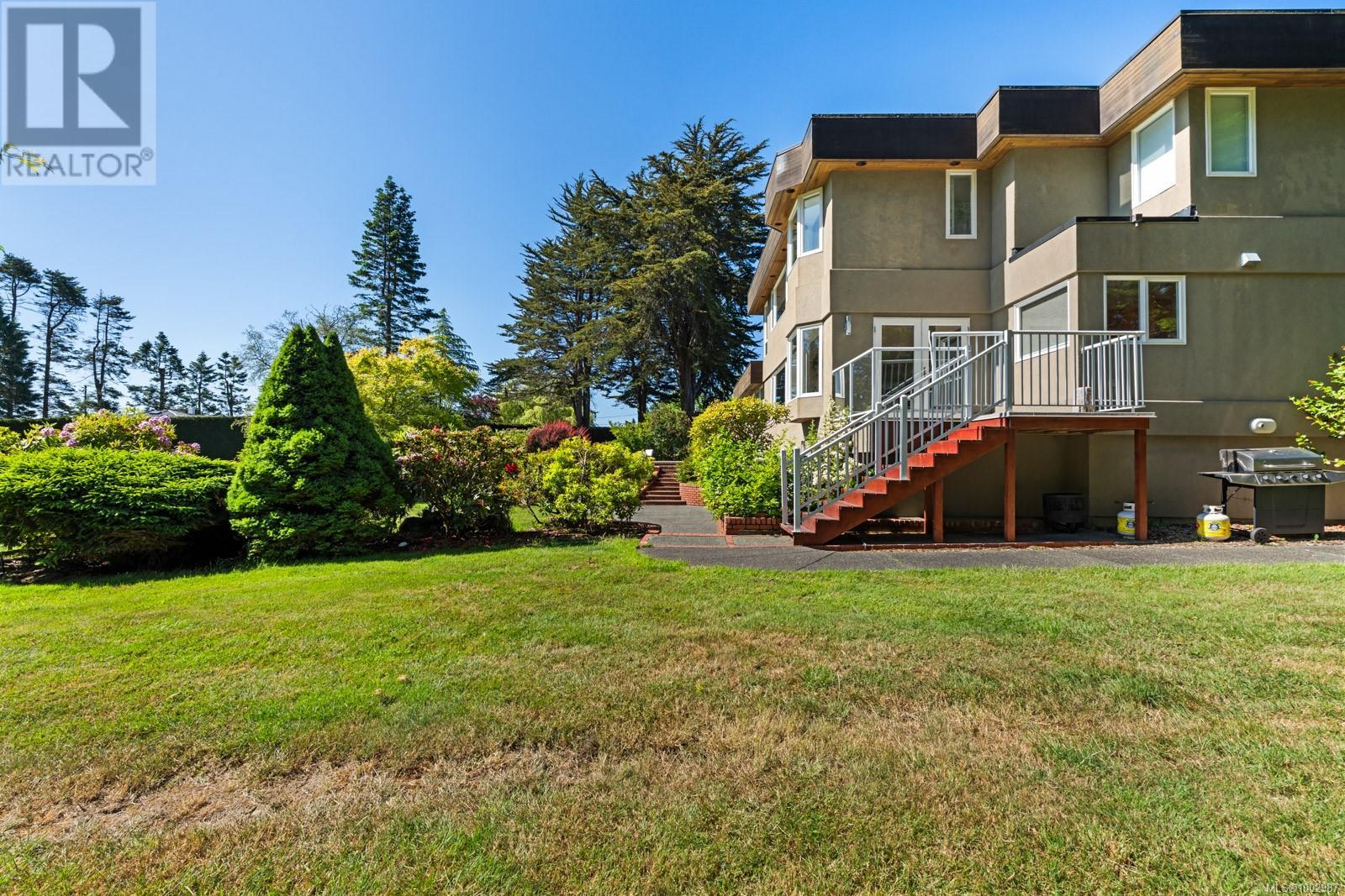 5605 Parker Ave, Saanich