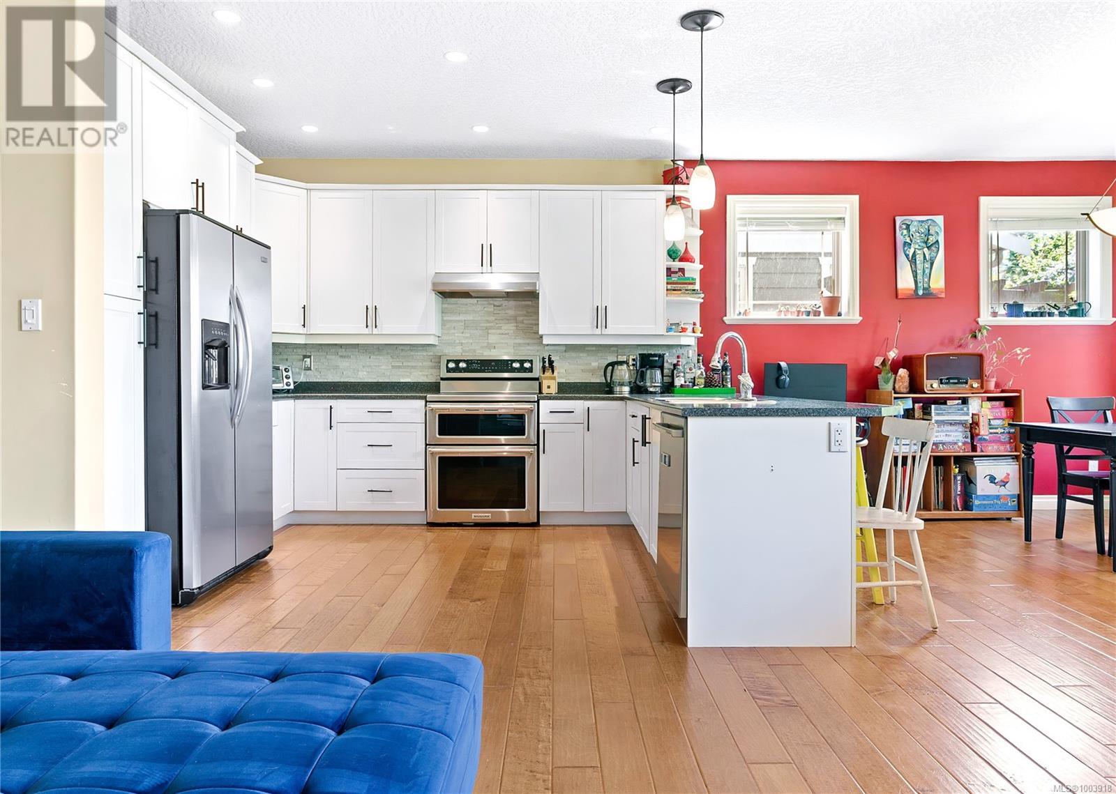 Photo 17 of 105 6591 Arranwood Dr, Sooke BC
